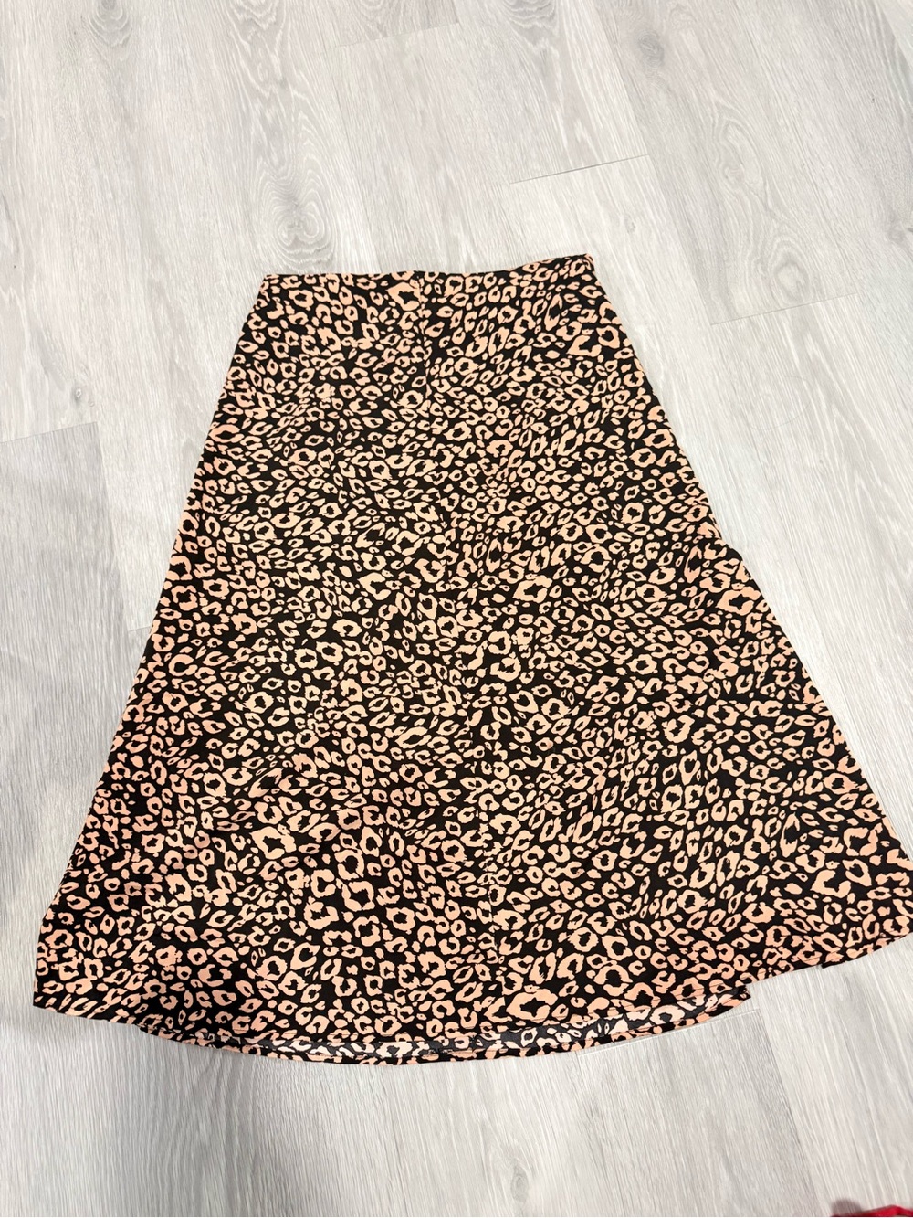 SHEIN leopard print line midi skirt